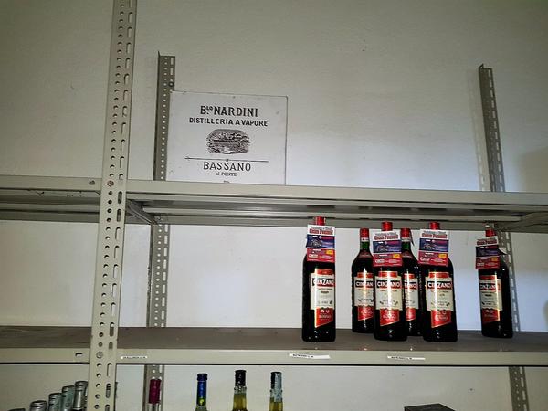 3#4266 Attrezzatura da bar e bottiglie di liquori in vendita - foto 58