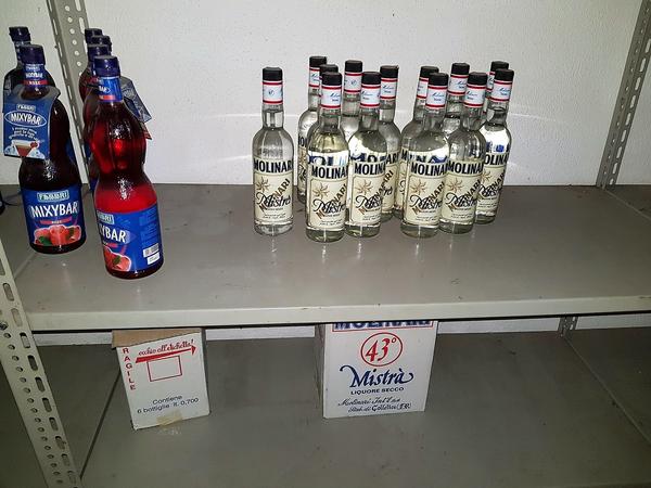 3#4266 Attrezzatura da bar e bottiglie di liquori in vendita - foto 59