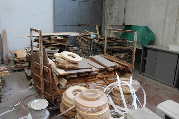 1#4288 Tavolame di legno e pannelli in truciolato in vendita - foto 5