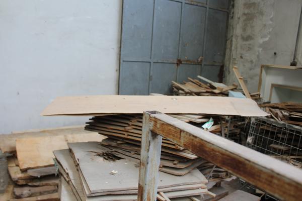 1#4288 Tavolame di legno e pannelli in truciolato in vendita - foto 13