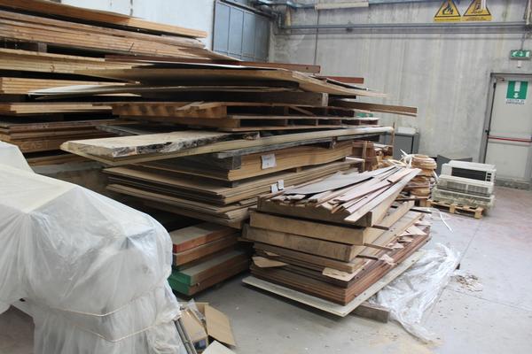 1#4288 Tavolame di legno e pannelli in truciolato in vendita - foto 21