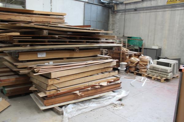 1#4288 Tavolame di legno e pannelli in truciolato in vendita - foto 22