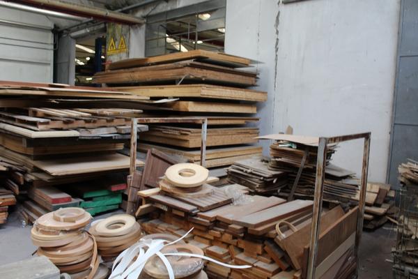 1#4288 Tavolame di legno e pannelli in truciolato in vendita - foto 23