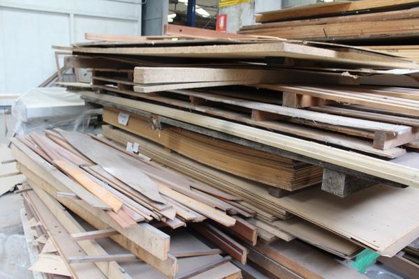 1#4288 Tavolame di legno e pannelli in truciolato in vendita - foto 26