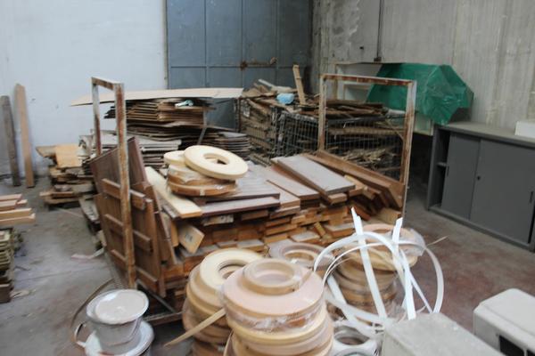 1#4288 Tavolame di legno e pannelli in truciolato in vendita - foto 28