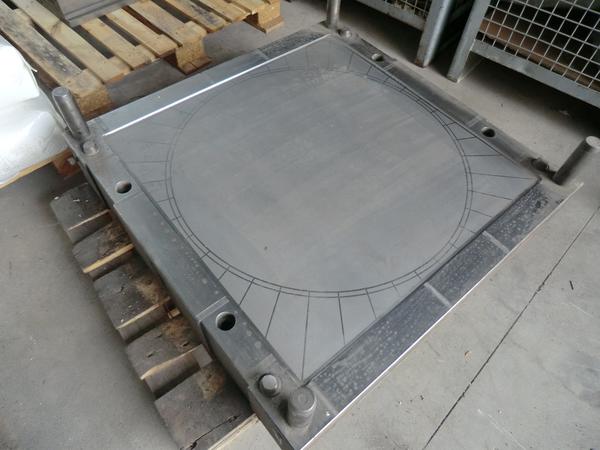 1#4306 Linea di stampi per la produzione di tavolini ribaltabili quadrati e rotondi in vendita - foto 7