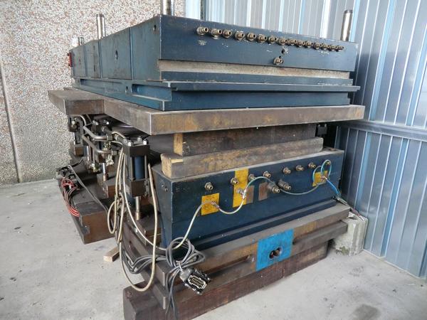 1#4306 Linea di stampi per la produzione di tavolini ribaltabili quadrati e rotondi in vendita - foto 16