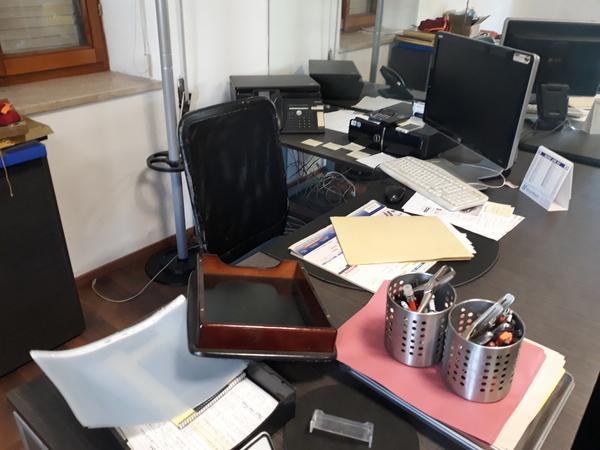 1#4308 Arredo ufficio ed attrezzature elettroniche in vendita - foto 4