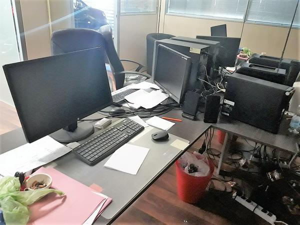 1#4308 Arredo ufficio ed attrezzature elettroniche in vendita - foto 11