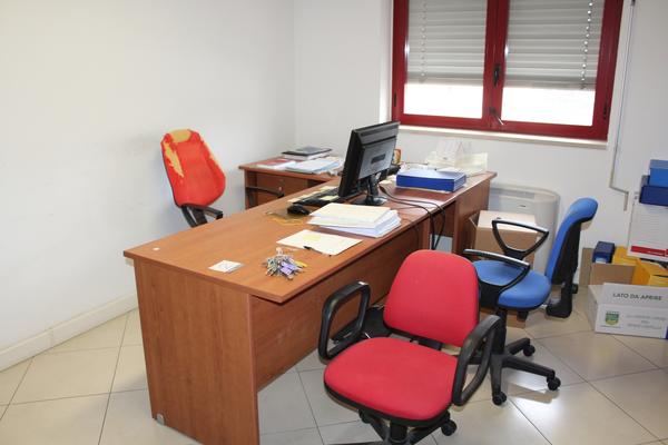 2#4313 Arredi e attrezzatura da ufficio in vendita - foto 11