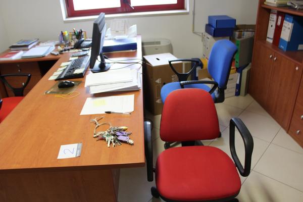 2#4313 Arredi e attrezzatura da ufficio in vendita - foto 15