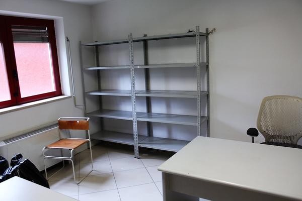 2#4313 Arredi e attrezzatura da ufficio in vendita - foto 20