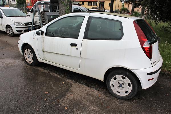 3#4313 Autocarro Fiat Punto in vendita - foto 1