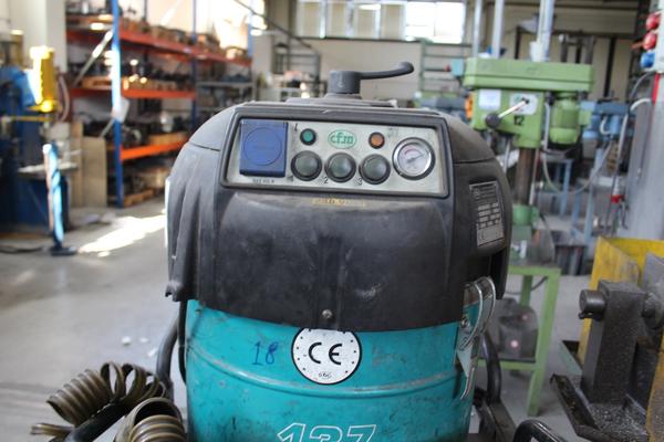 18#4318 Carrello aspiratore CFM e banco da lavoro in vendita - foto 4
