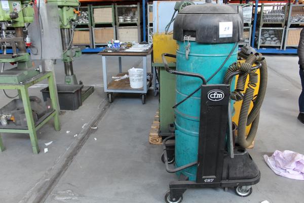 18#4318 Carrello aspiratore CFM e banco da lavoro in vendita - foto 5
