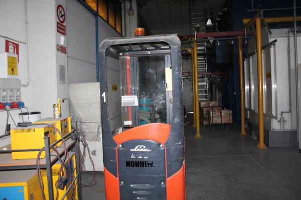 30#4318 Carrello a tre ruote Linde in vendita - foto 1