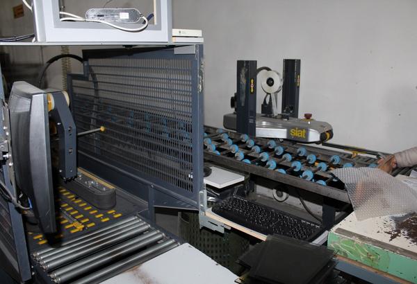 42#4318 Macchina per confezionamento OMF SKF e nastratrici Siat in vendita - foto 13