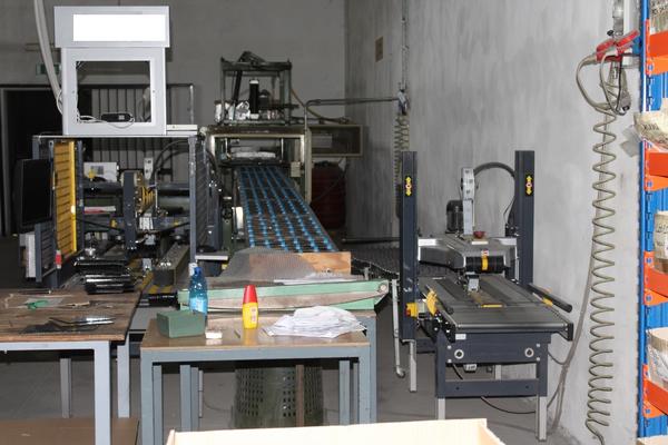 42#4318 Macchina per confezionamento OMF SKF e nastratrici Siat in vendita - foto 17