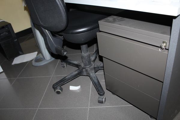 45#4318 Attrezzatura e arredi da ufficio in vendita - foto 6