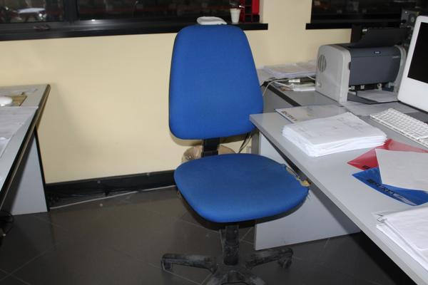 47#4318 Attrezzatura e arredi da ufficio in vendita - foto 24