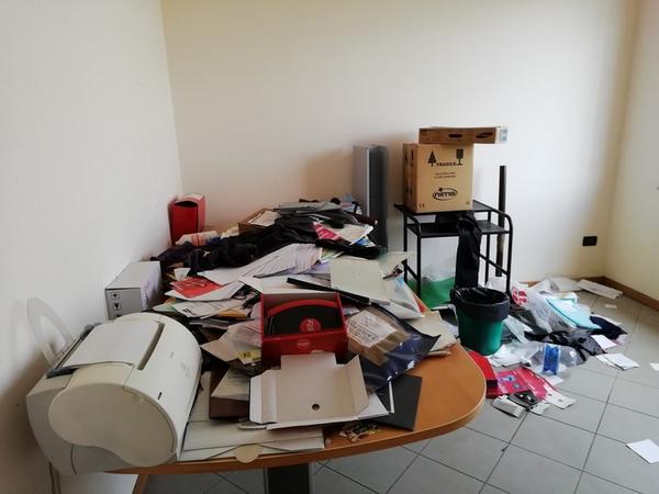 13#4325 Arredi ed attrezzature da ufficio in vendita - foto 22