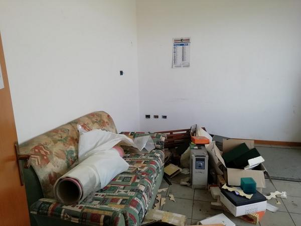 13#4325 Arredi ed attrezzature da ufficio in vendita - foto 26