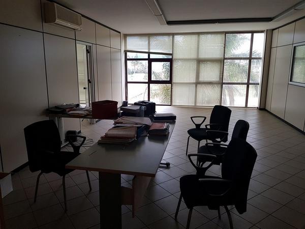 14#4325 Arredi ed attrezzature da ufficio in vendita - foto 2