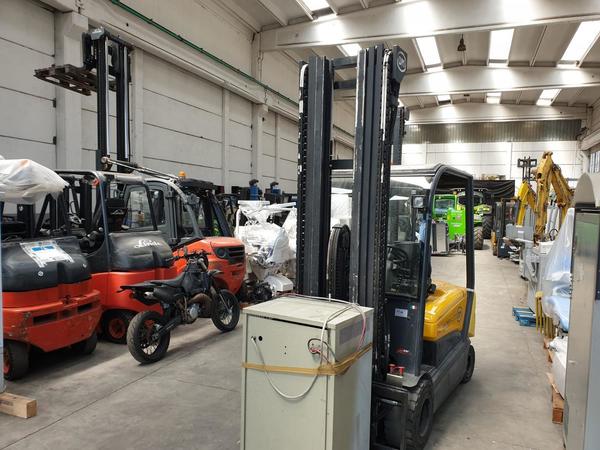 1#4329 CARRELLO ELEVATORE OM MOD.XE 30 in vendita - foto 2