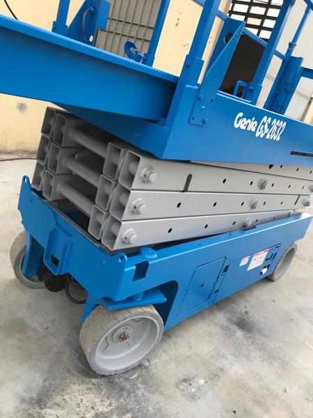 1#4341 Piattaforma verticale a pantografo a forbice a libro Genie GS 2632 in vendita - foto 5