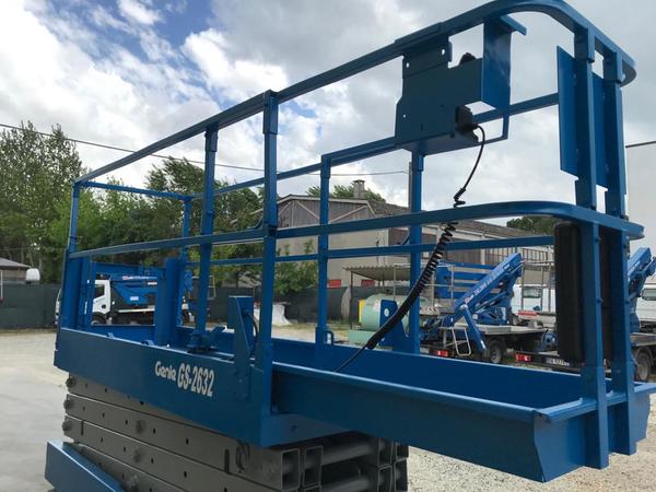 1#4341 Piattaforma verticale a pantografo a forbice a libro Genie GS 2632 in vendita - foto 8