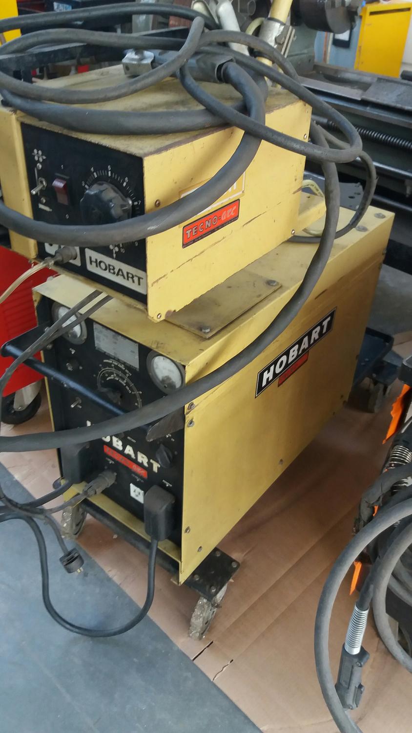 Lot Hobart welding machine
