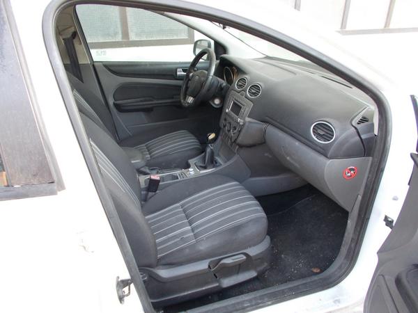 2#4352 Autovettura Ford Focus in vendita - foto 2