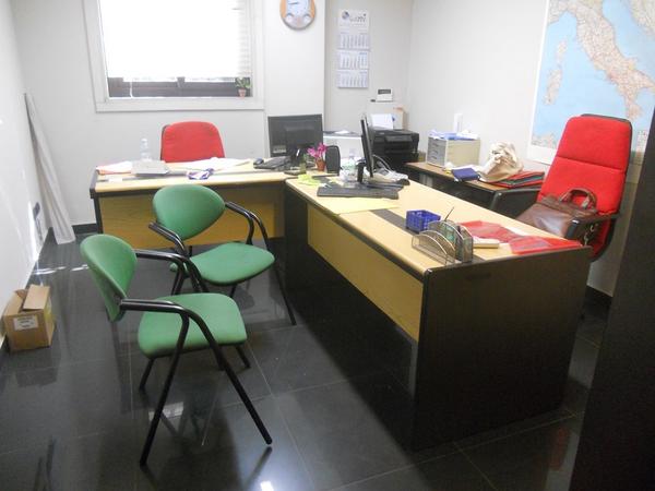 18#43560 Arredamento ufficio e attrezzatura informatica in vendita - foto 2