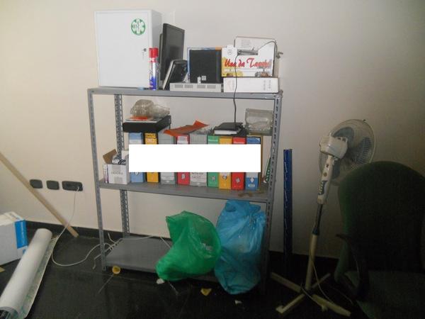 18#43560 Arredamento ufficio e attrezzatura informatica in vendita - foto 30