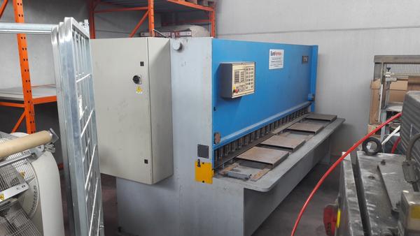 4#4360 Cesoia oleodinamica ad angolo variabile CNC in vendita - foto 1