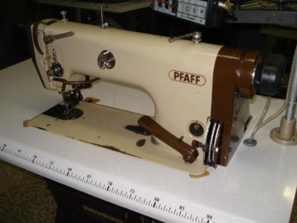 23#4374 Macchina per cucire Pfaff 487 G-900 in vendita - foto 2