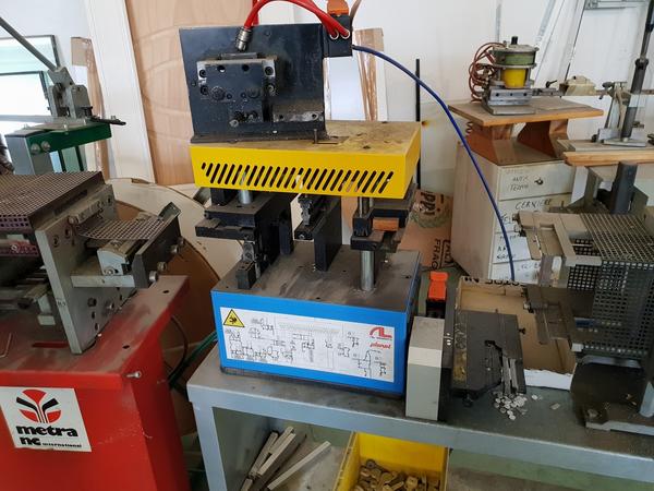 11#4375 Punzonatrici Oemme e Comall in vendita - foto 2