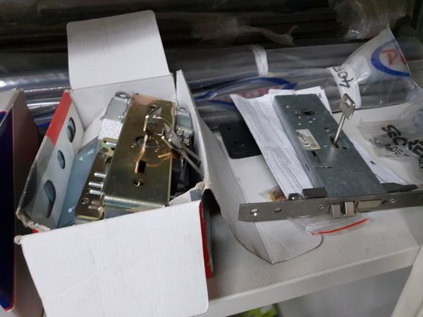 16#4375 Ferramenta e accessori per porte e finestre in vendita - foto 2