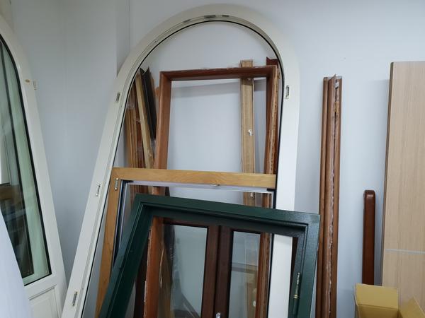 18#4375 Infissi e arredi da ufficio in vendita - foto 5