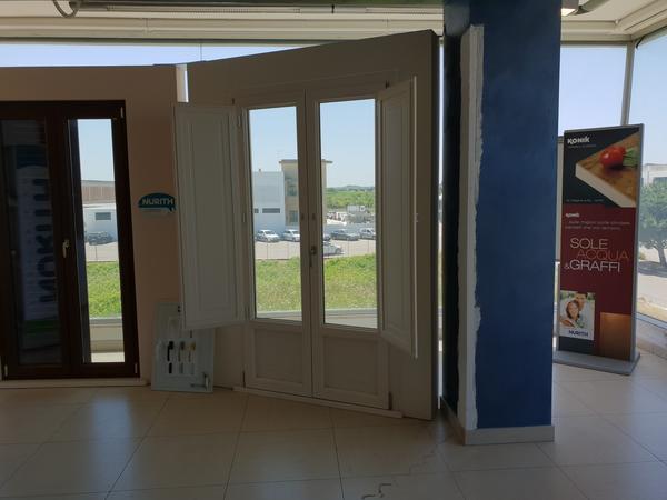 18#4375 Infissi e arredi da ufficio in vendita - foto 8