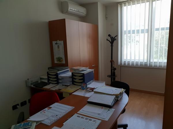 18#4375 Infissi e arredi da ufficio in vendita - foto 73