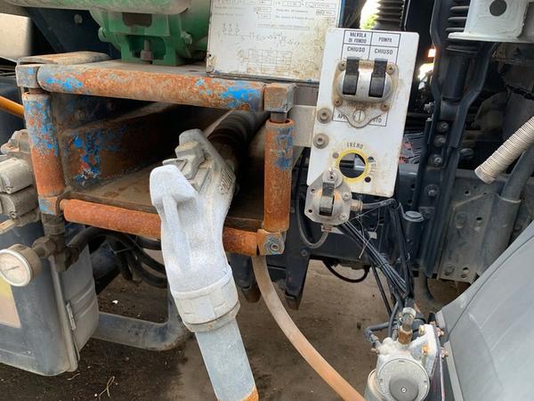 2#4376 Trattore stradale con cisterna trasportocarburanti Iveco Magirus in vendita - foto 11