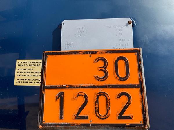 5#4376 Semirimorchio Cisterna per trasporto specifico di sostanze pericolose Acerbi in vendita - foto 11