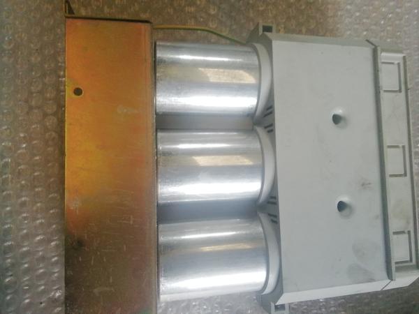 66#4377 Condensatori trifase Arcotronics MKP1.883 in vendita - foto 2