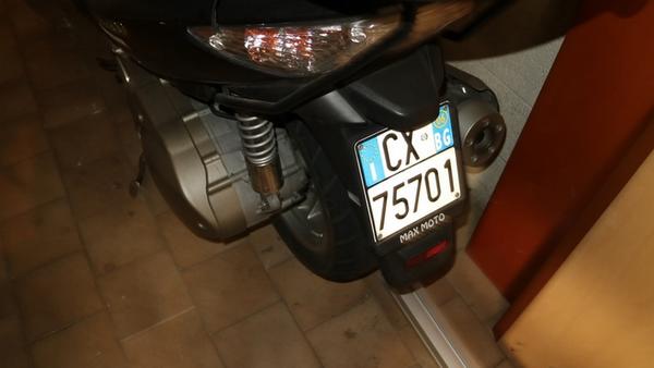 1#4380 Motociclo Kymco e arredi per ufficio in vendita - foto 5