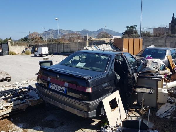 4#4381 Autoveicoli da rottamare in vendita - foto 5