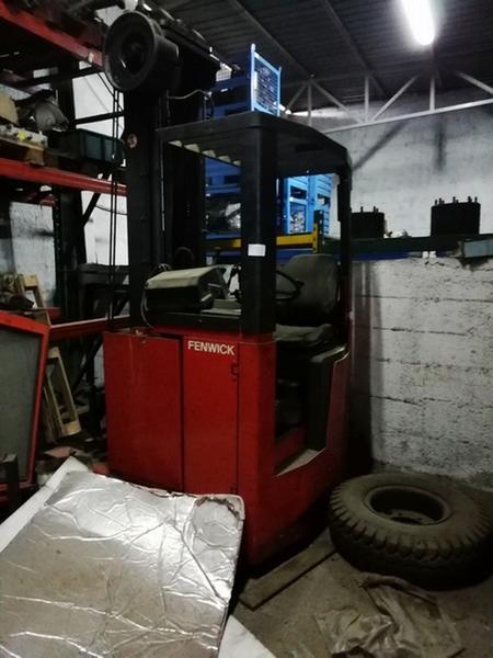 Carrelli elevatori in vendita