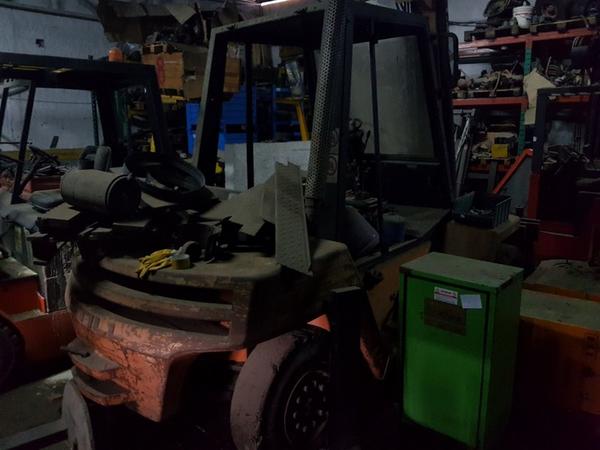 Carrelli elevatori in vendita