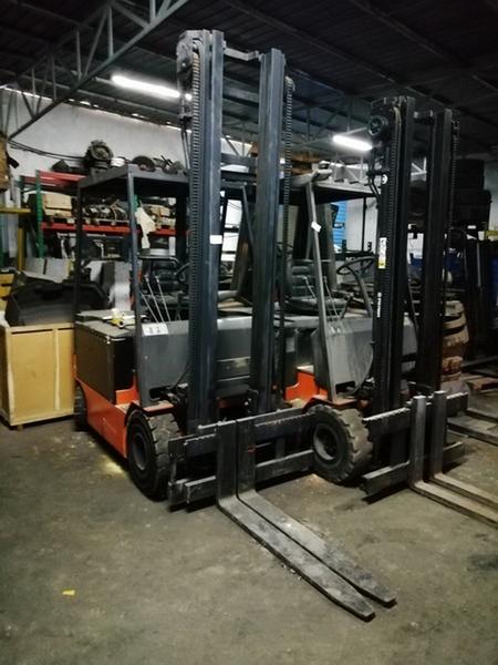 8#4387 Carrello elevatore elettrico Lugli in vendita - foto 1