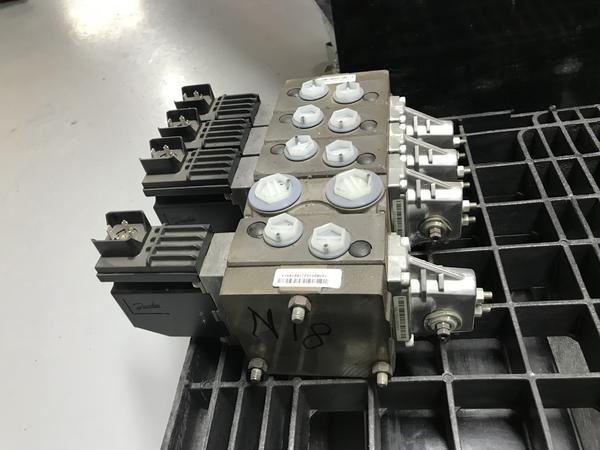 6#4388 Distributore Danfoss PVG 1105OB23 in vendita - foto 4